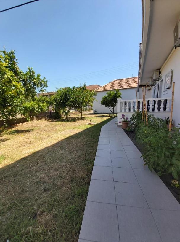 Konstantinos Apartments Ammoudia Exterior photo