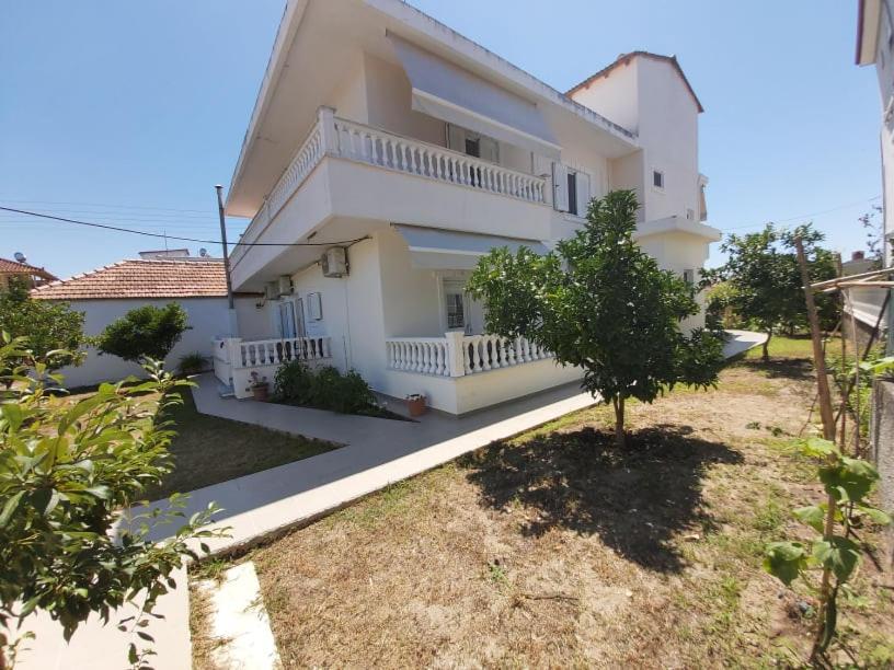 Konstantinos Apartments Ammoudia Exterior photo